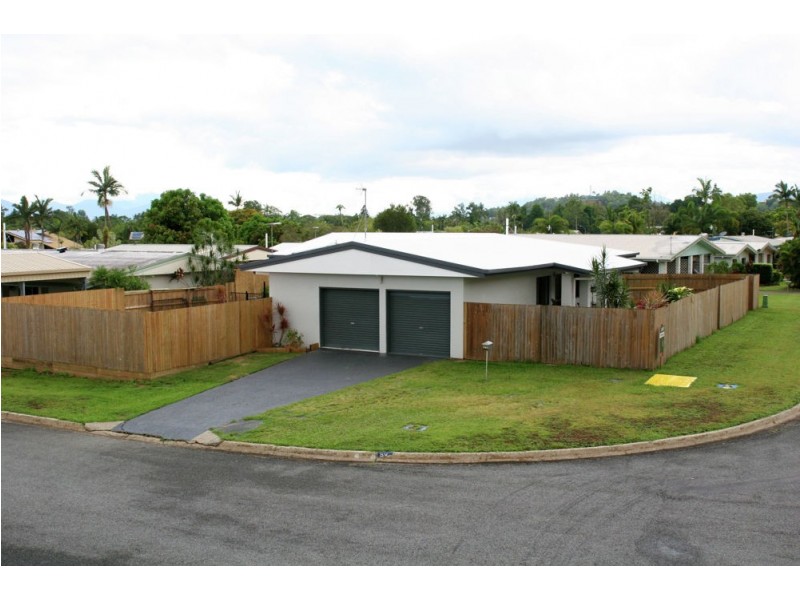 33 Lime Street, Mooroobool QLD 4870