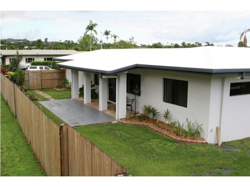 33 Lime Street, Mooroobool QLD 4870