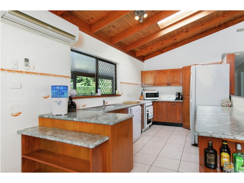 2 Adam Drive, Brinsmead QLD 4870