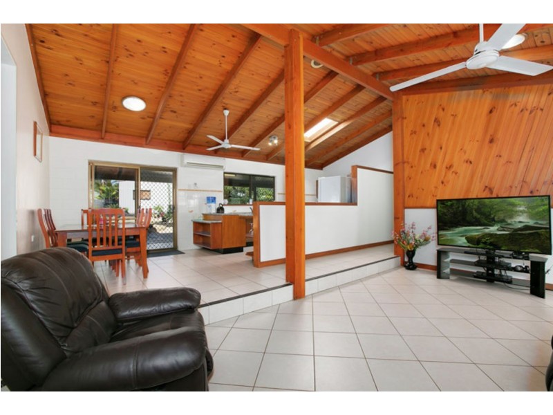 2 Adam Drive, Brinsmead QLD 4870