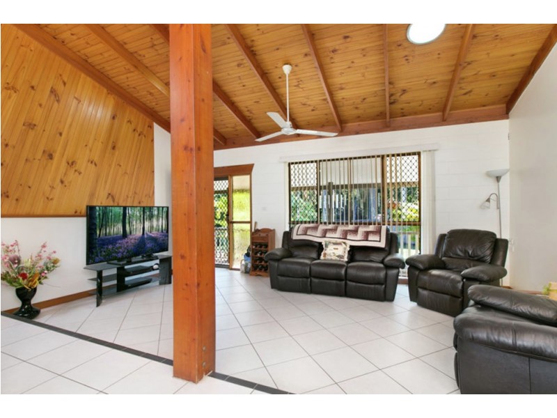 2 Adam Drive, Brinsmead QLD 4870