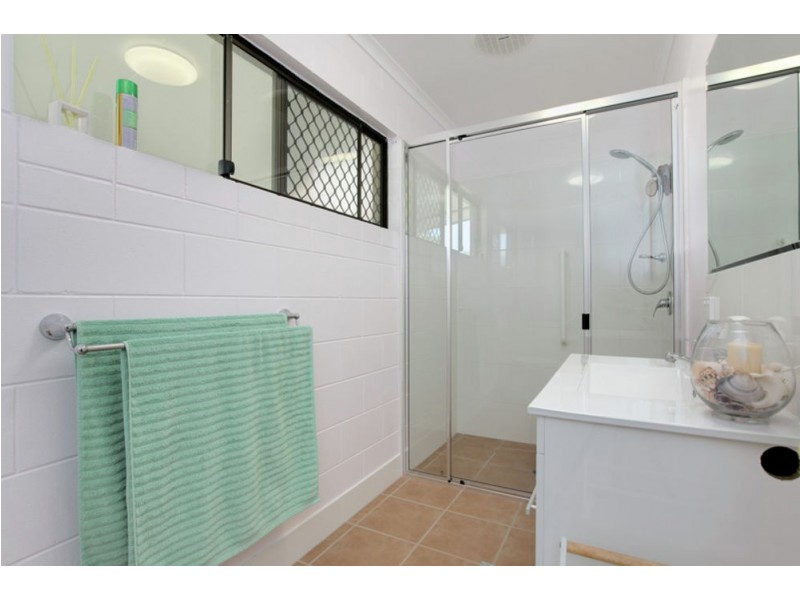 2 Adam Drive, Brinsmead QLD 4870