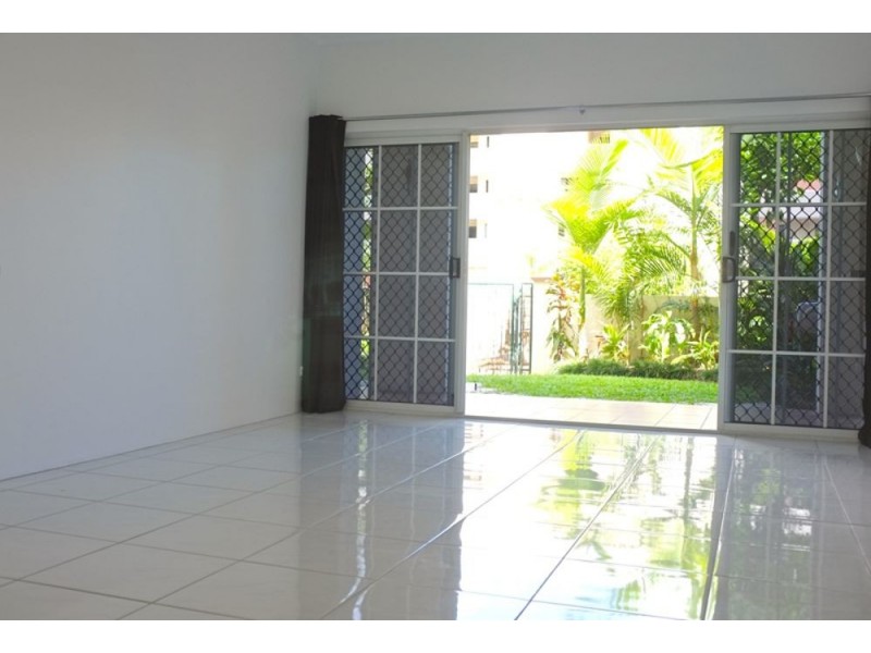 12/327 Lake Street, Cairns North QLD 4870