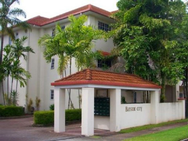 12/327 Lake Street, Cairns North QLD 4870