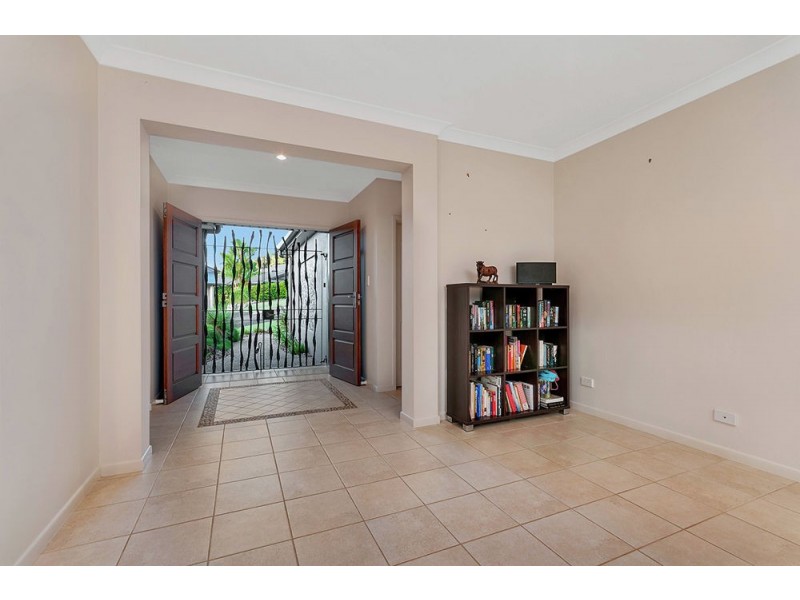 5 Mist Green Close, Brinsmead QLD 4870