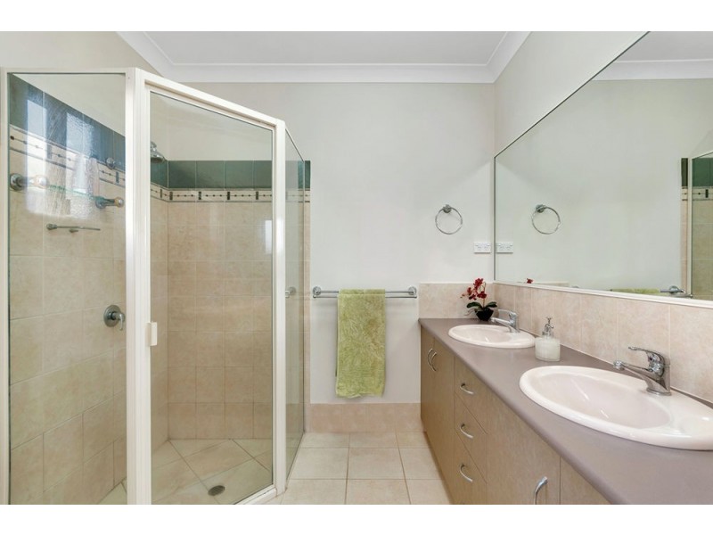 5 Mist Green Close, Brinsmead QLD 4870