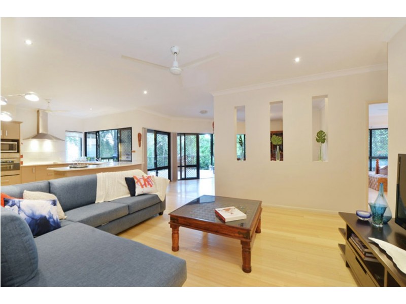 6 Grace Close, Whitfield QLD 4870