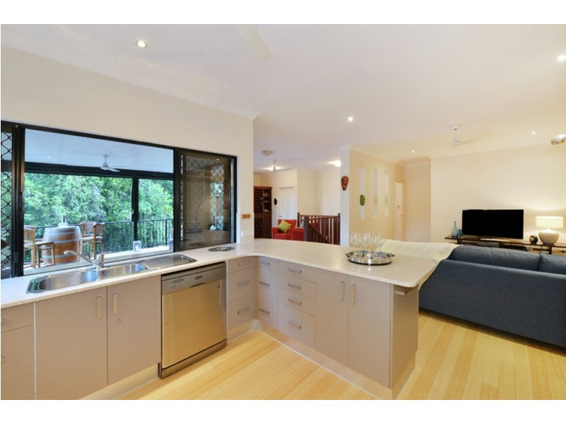 6 Grace Close, Whitfield QLD 4870