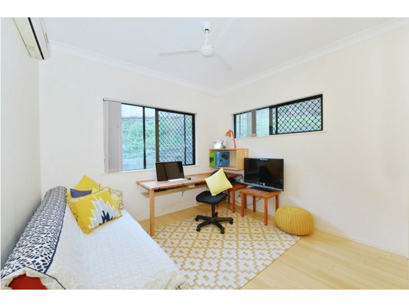 6 Grace Close, Whitfield QLD 4870