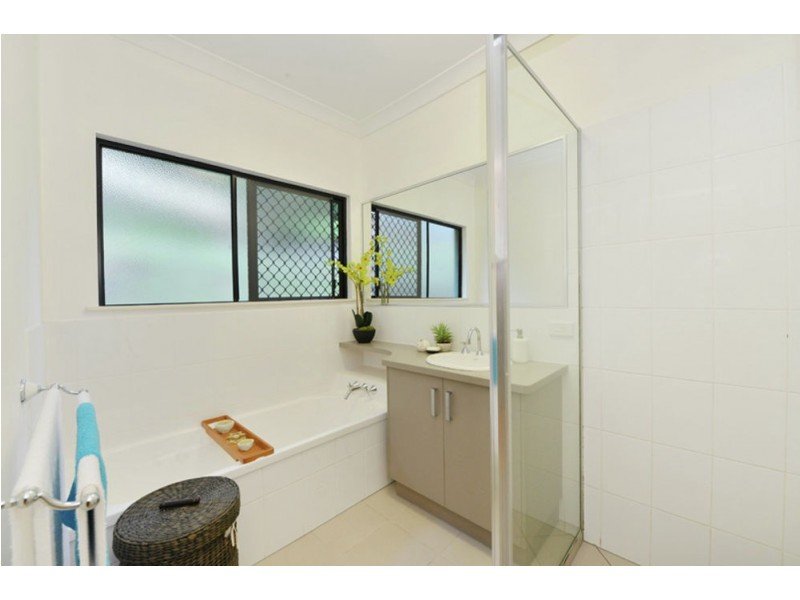 6 Grace Close, Whitfield QLD 4870