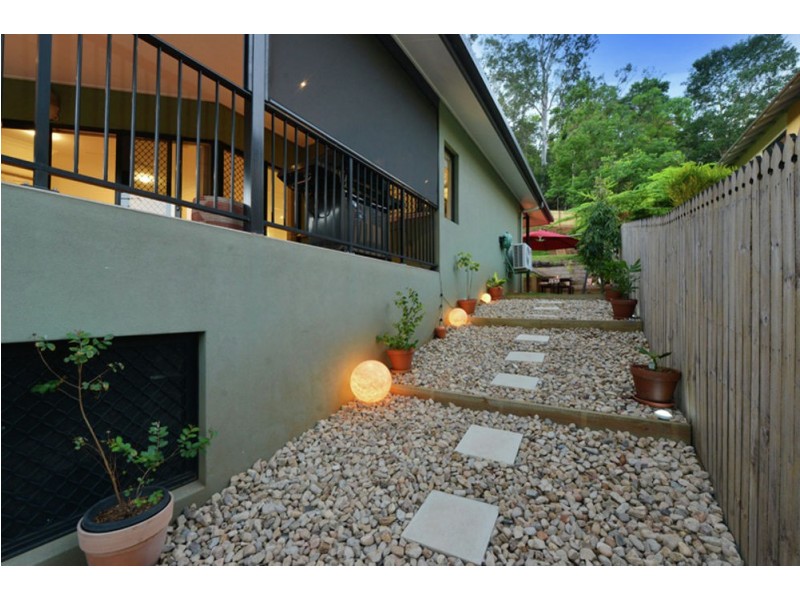 6 Grace Close, Whitfield QLD 4870