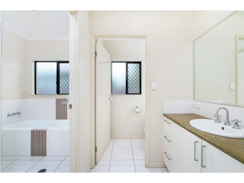 10 Hockey Avenue, Smithfield QLD 4878