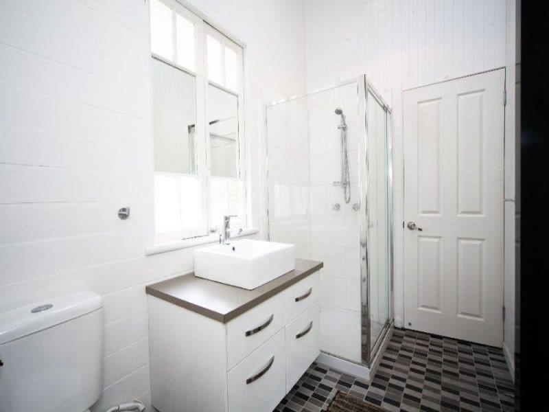 263 McLeod Street, Cairns North QLD 4870