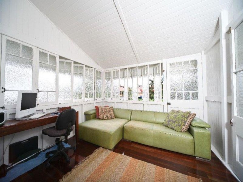 263 McLeod Street, Cairns North QLD 4870