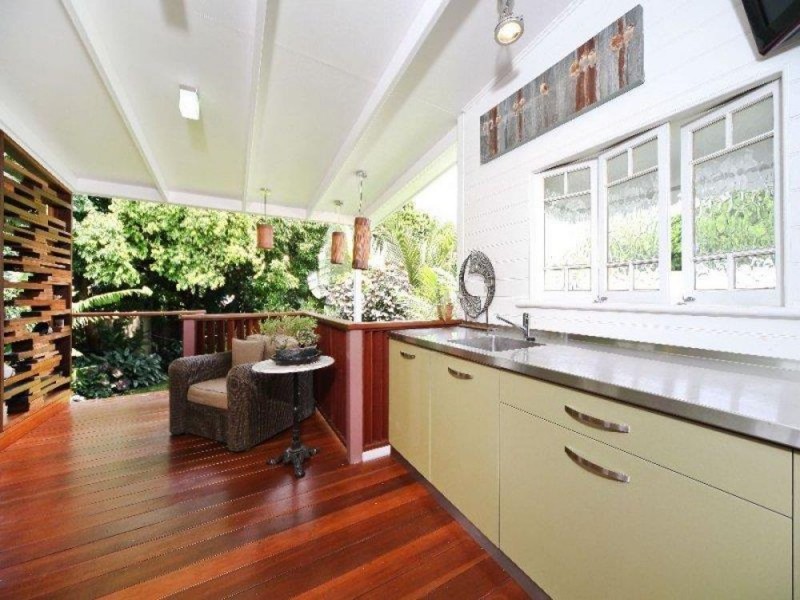 263 McLeod Street, Cairns North QLD 4870