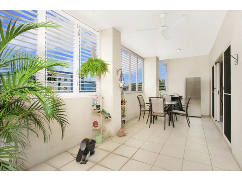 2/79 Spence Street, Cairns City QLD 4870