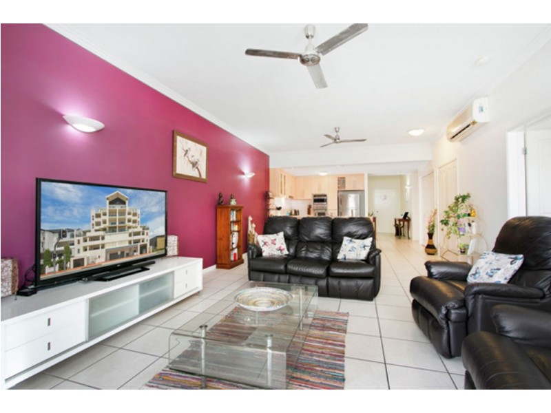 2/79 Spence Street, Cairns City QLD 4870