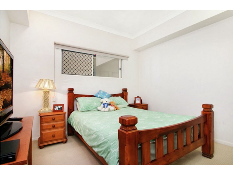 2/79 Spence Street, Cairns City QLD 4870