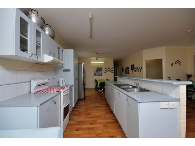 4 Harlequin Street, White Rock QLD 4868