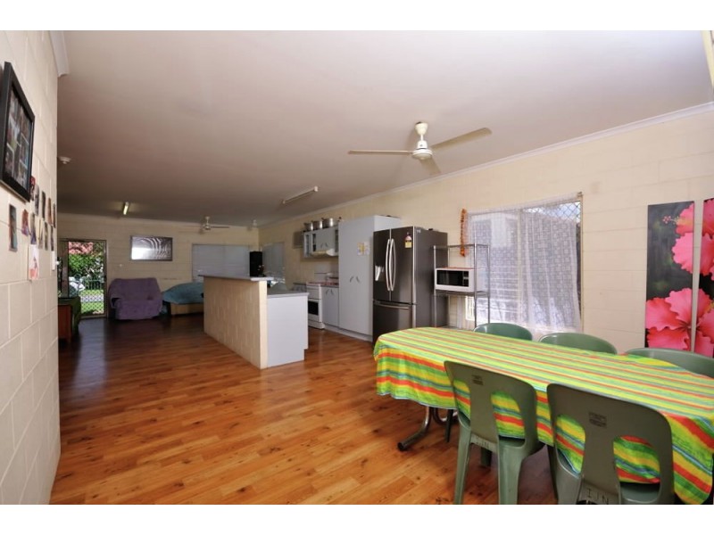 4 Harlequin Street, White Rock QLD 4868