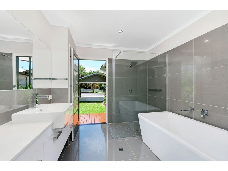 15 Friend Street, Edge Hill QLD 4870