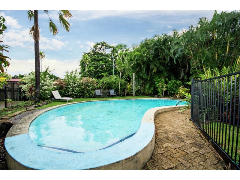 78 Veivers Road, Palm Cove QLD 4879