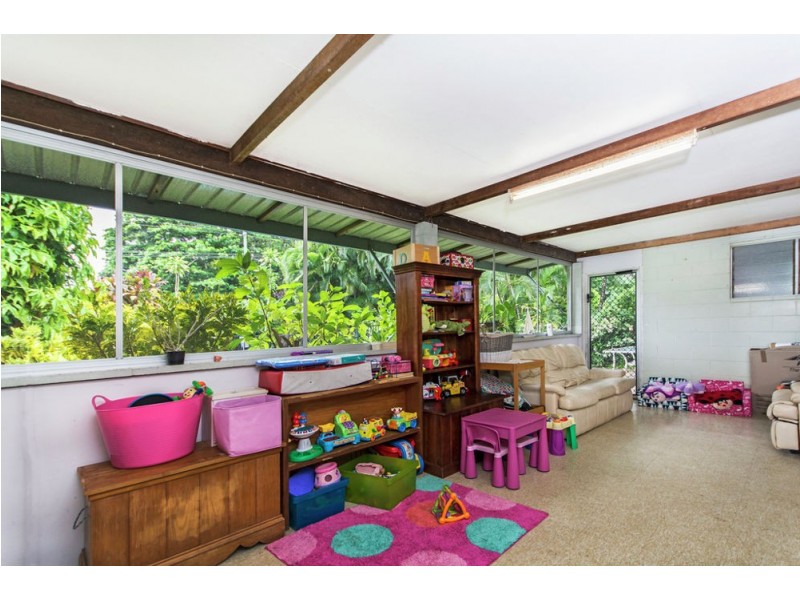 78 Veivers Road, Palm Cove QLD 4879