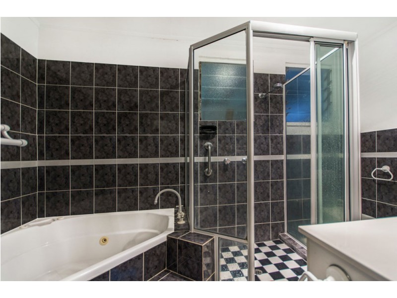 78 Veivers Road, Palm Cove QLD 4879