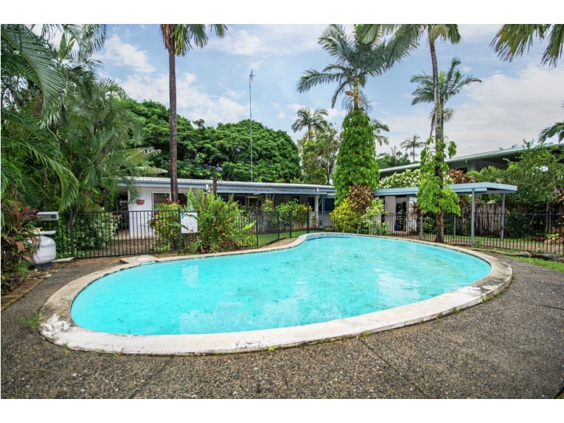 78 Veivers Road, Palm Cove QLD 4879