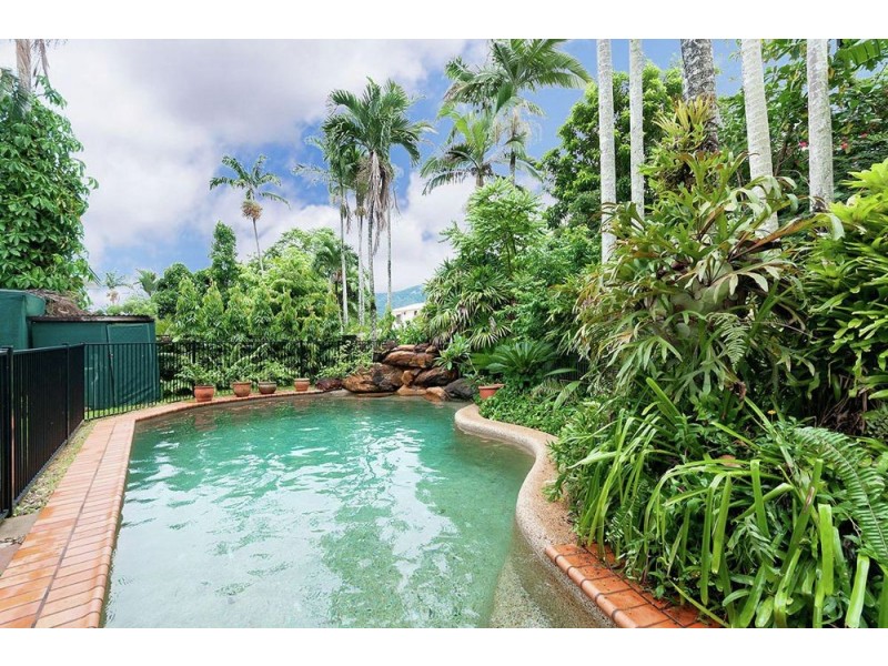 35 Junction Street, Edge Hill QLD 4870