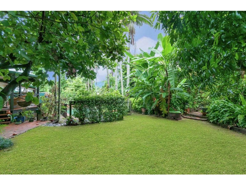 35 Junction Street, Edge Hill QLD 4870