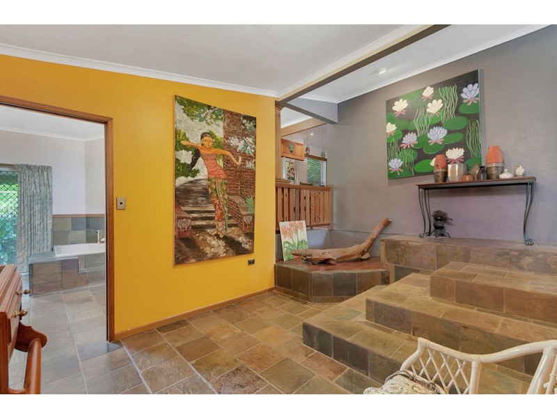 35 Junction Street, Edge Hill QLD 4870