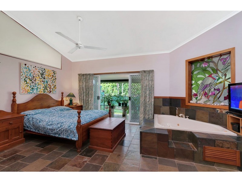 35 Junction Street, Edge Hill QLD 4870