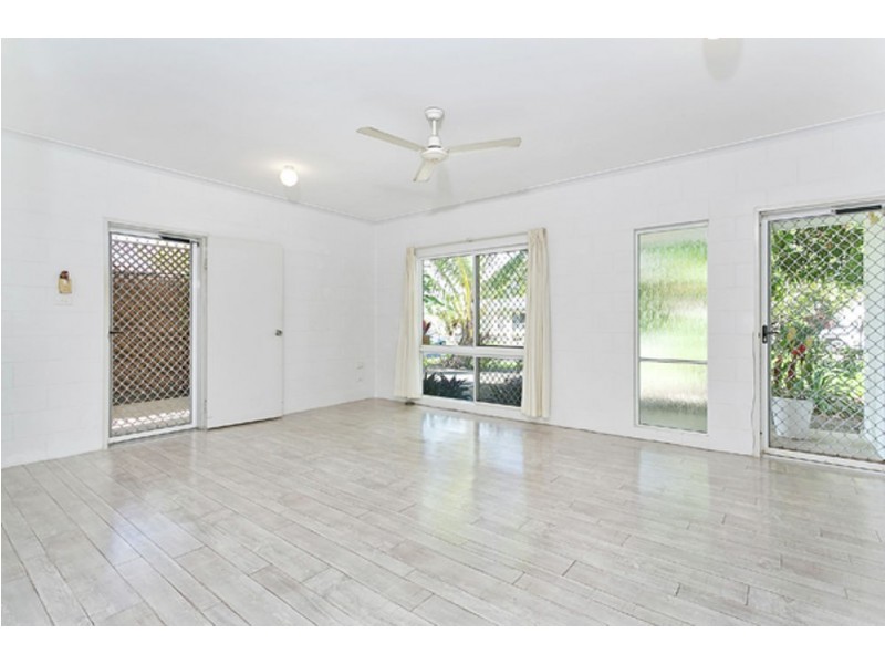 18 Kangaroo Street, Bentley Park QLD 4869