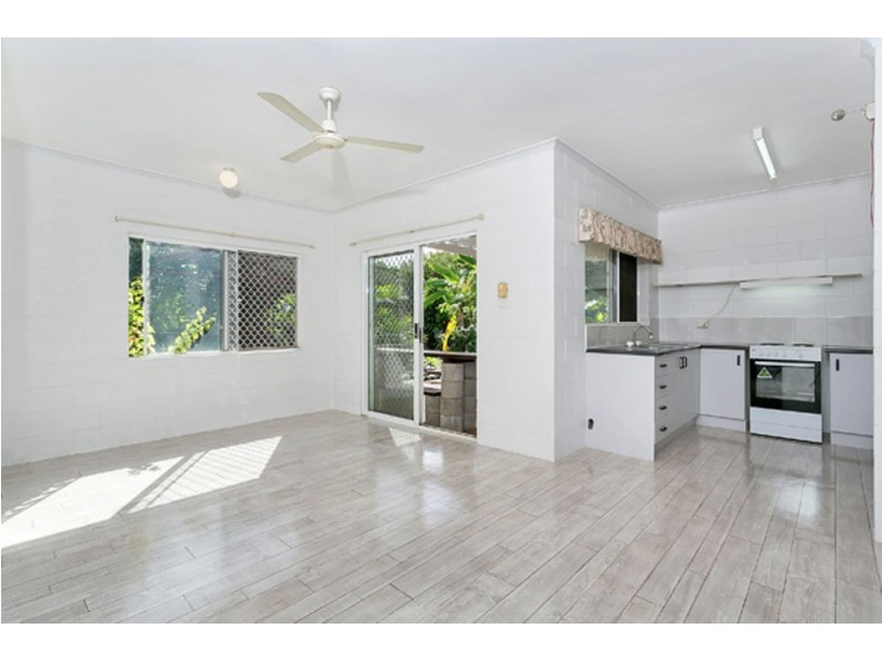 18 Kangaroo Street, Bentley Park QLD 4869