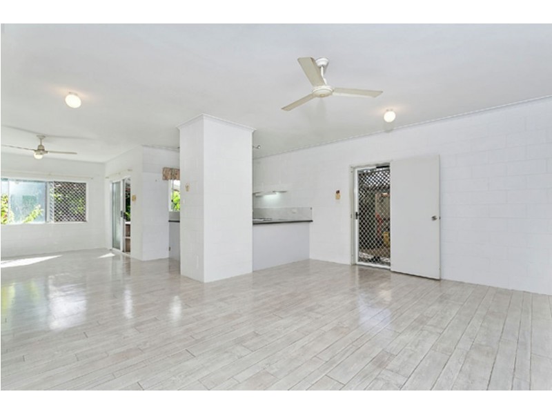 18 Kangaroo Street, Bentley Park QLD 4869