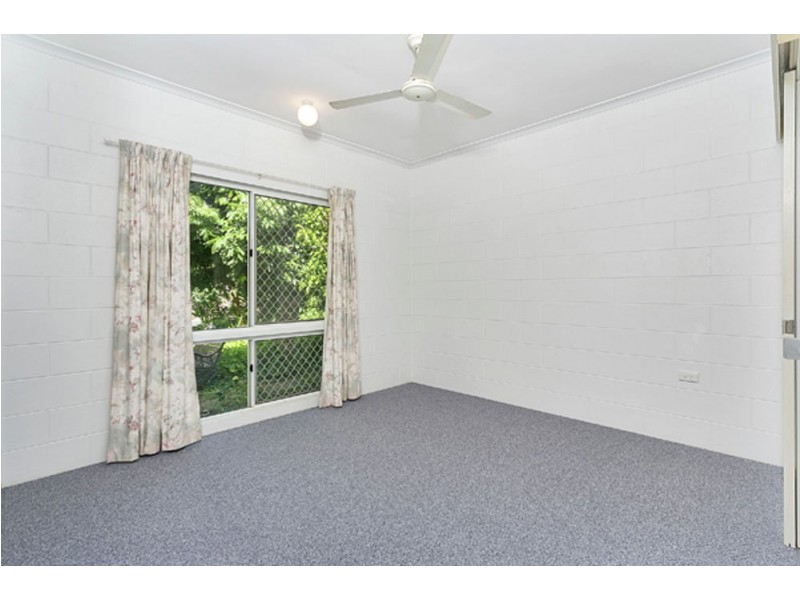 18 Kangaroo Street, Bentley Park QLD 4869