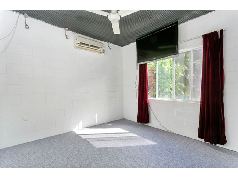 18 Kangaroo Street, Bentley Park QLD 4869