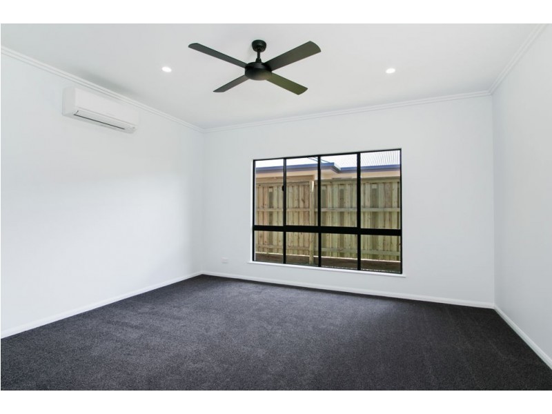 11 Leonard Street, Kewarra Beach QLD 4879
