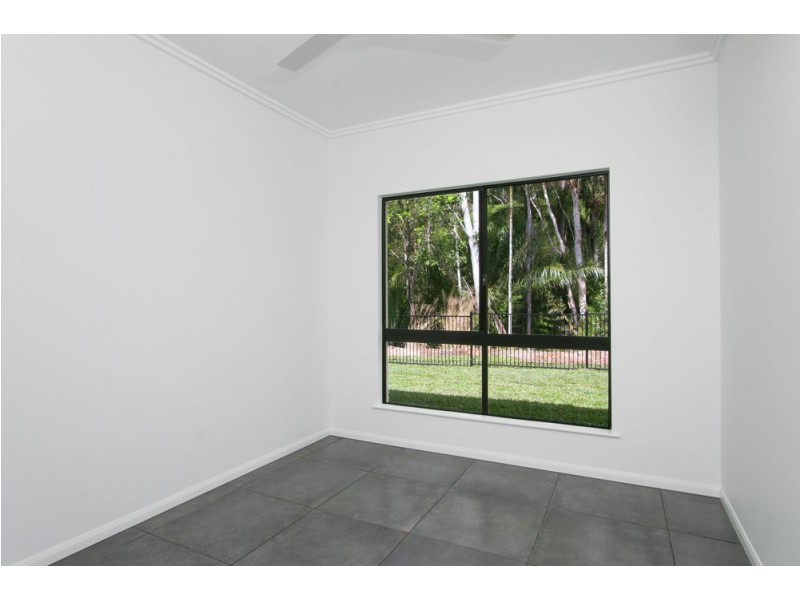 11 Leonard Street, Kewarra Beach QLD 4879