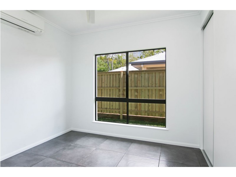 11 Leonard Street, Kewarra Beach QLD 4879