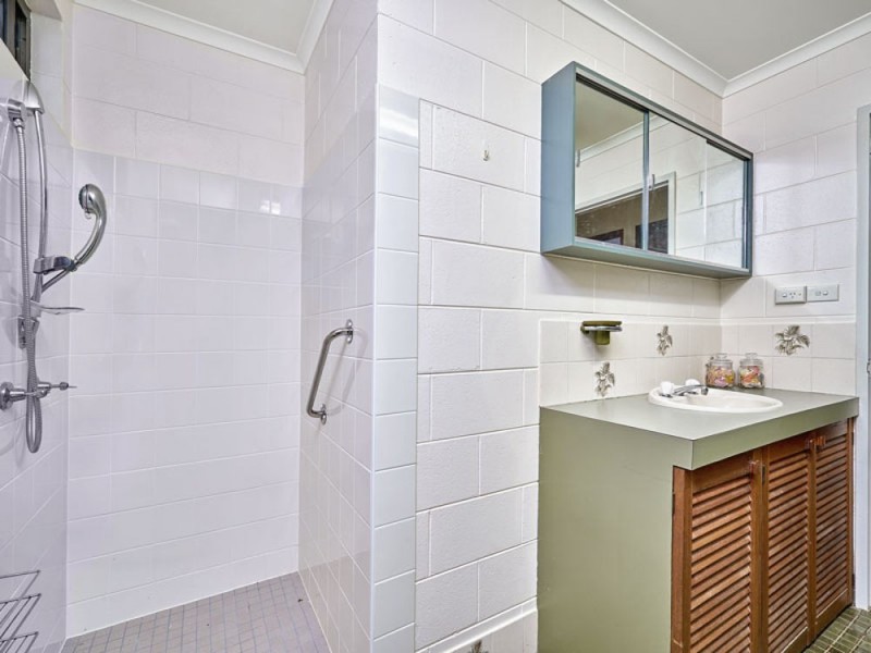 2 Cantal Close, Smithfield QLD 4878