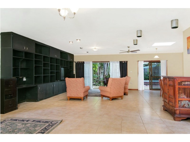 9-11 Griffiths Street, Manoora QLD 4870