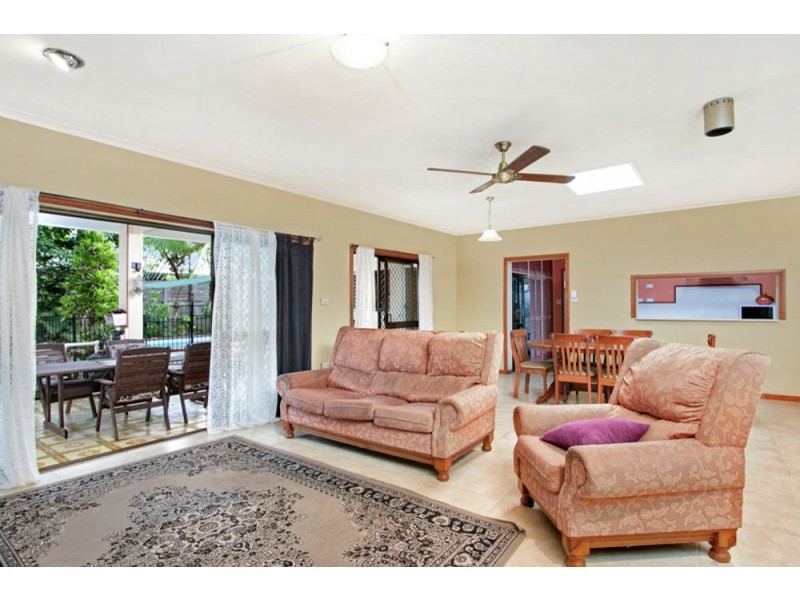 9-11 Griffiths Street, Manoora QLD 4870