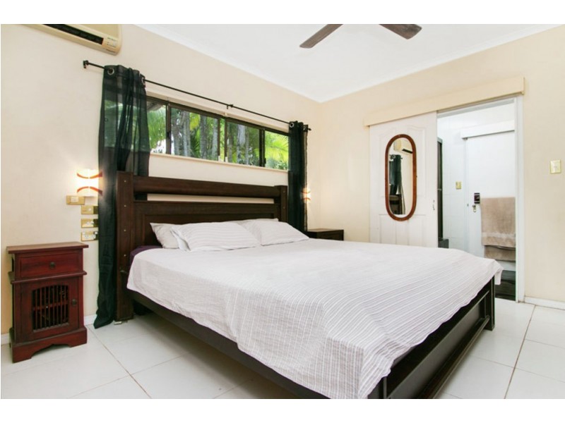 9-11 Griffiths Street, Manoora QLD 4870
