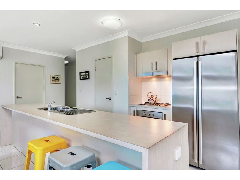 1 Hunter Close, Redlynch QLD 4870