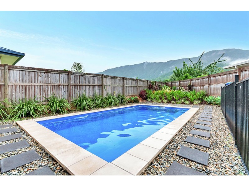 1 Hunter Close, Redlynch QLD 4870