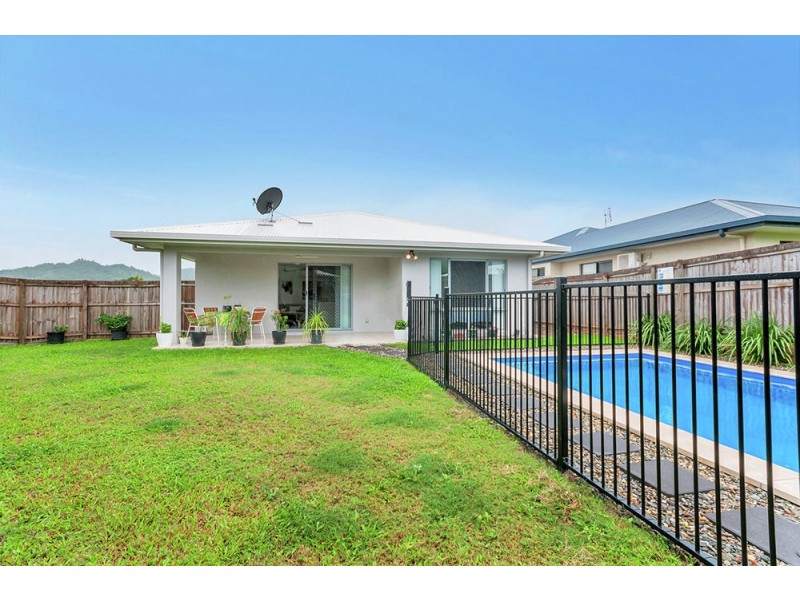 1 Hunter Close, Redlynch QLD 4870