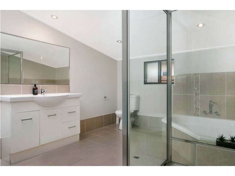 31 Amethyst Street, Bayview Heights QLD 4868