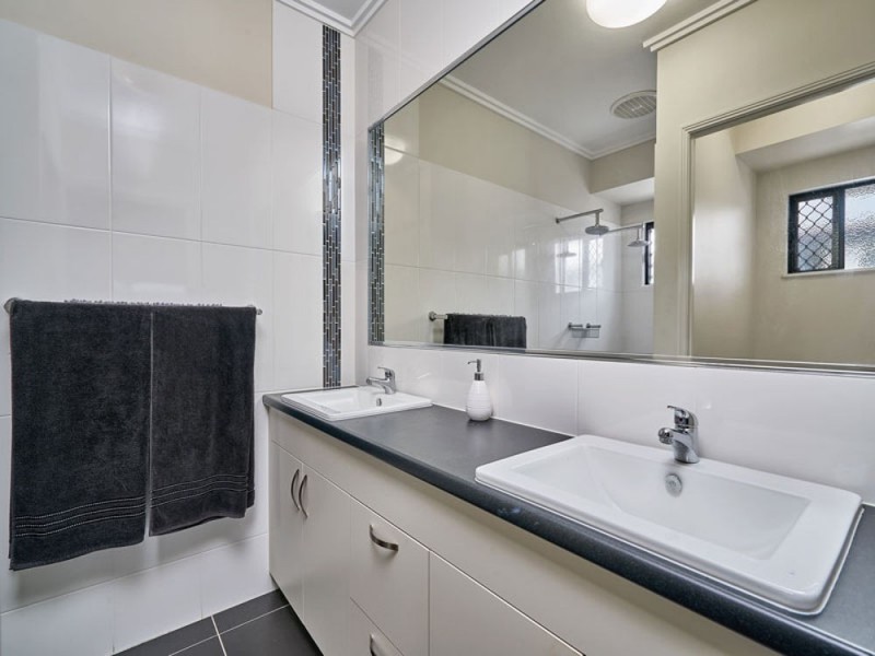 44 Disney Street, White Rock QLD 4868